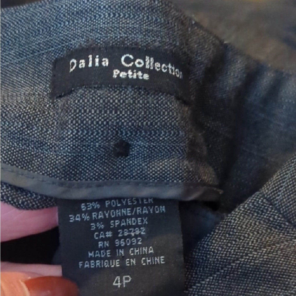 👖✨ Dalia Collection Petite Gray Dress Pants | Size 4 Petite (4P)👖✨ - Picture 3 of 3